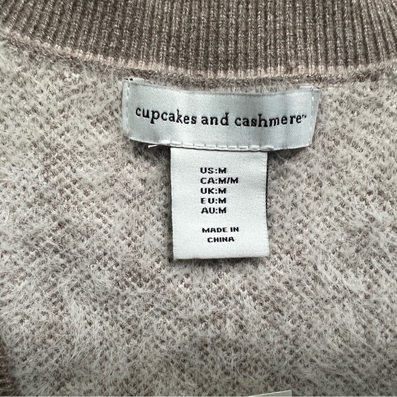 Oversized Sweater - Picture 5 of 7